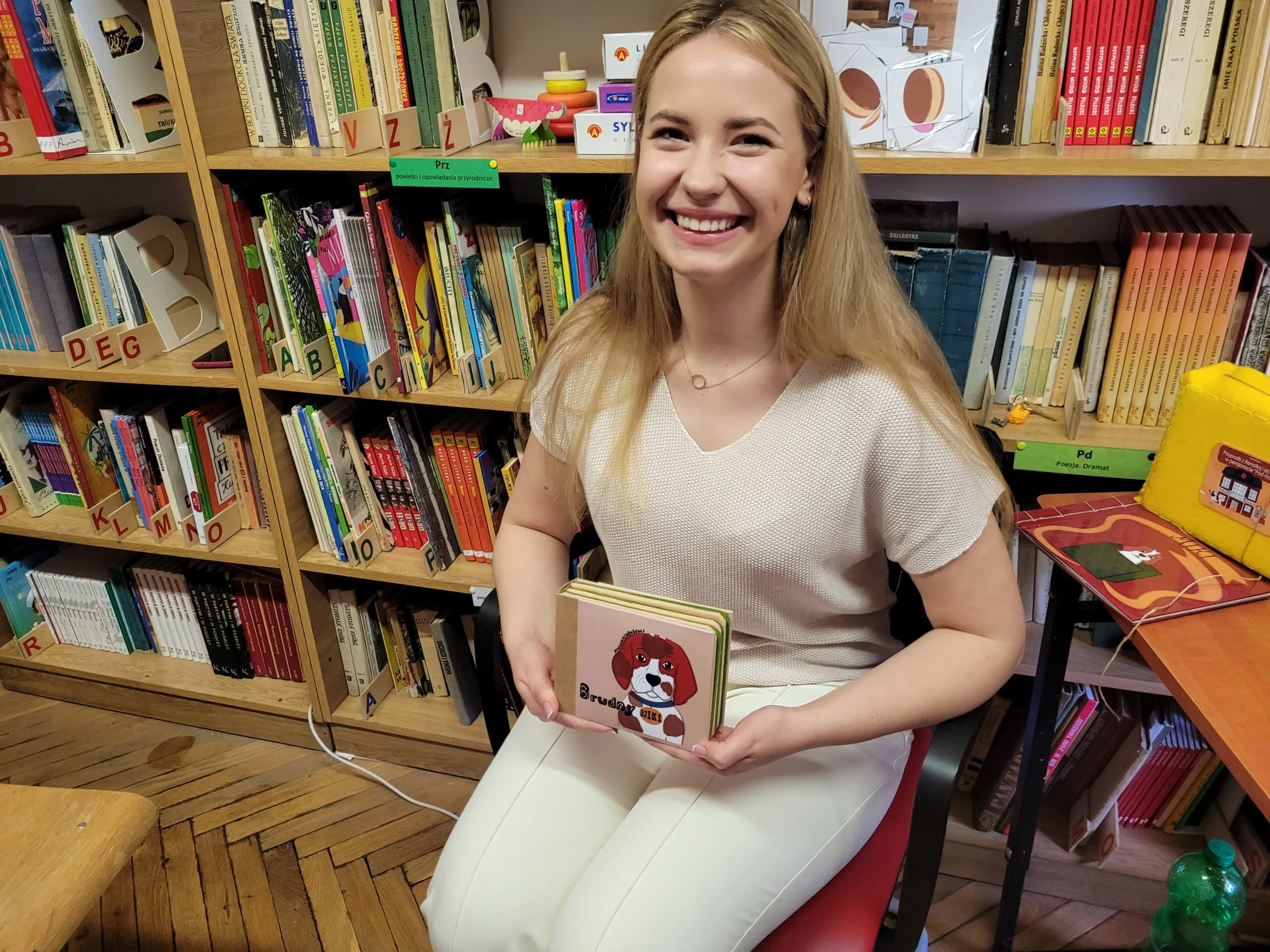 SPOTKANIE Z PISARKĄ PANIĄ PATRYCJĄ KASZĄ  W BIBLIOTECE SZKOLNEJ